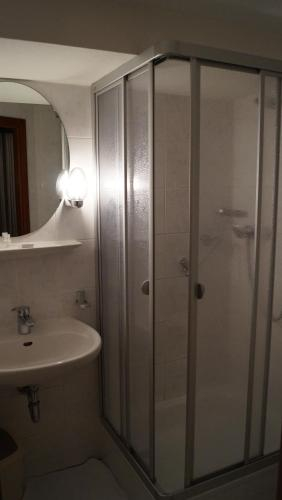 Bathroom 3, Hotel de l' Esplanade, Remich