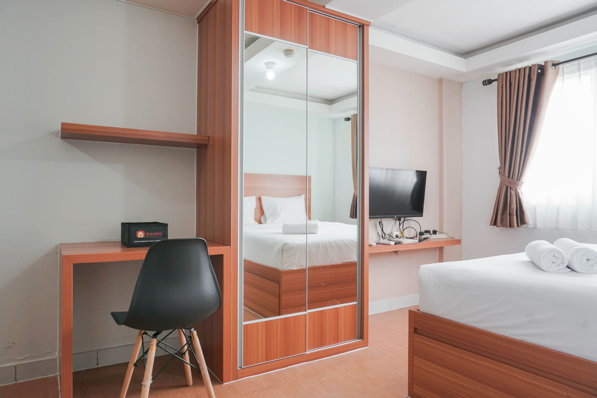 Bedroom 3, Best Homey Elegant Studio Room at Amethyst Apartment By Travelio, Jakarta Pusat