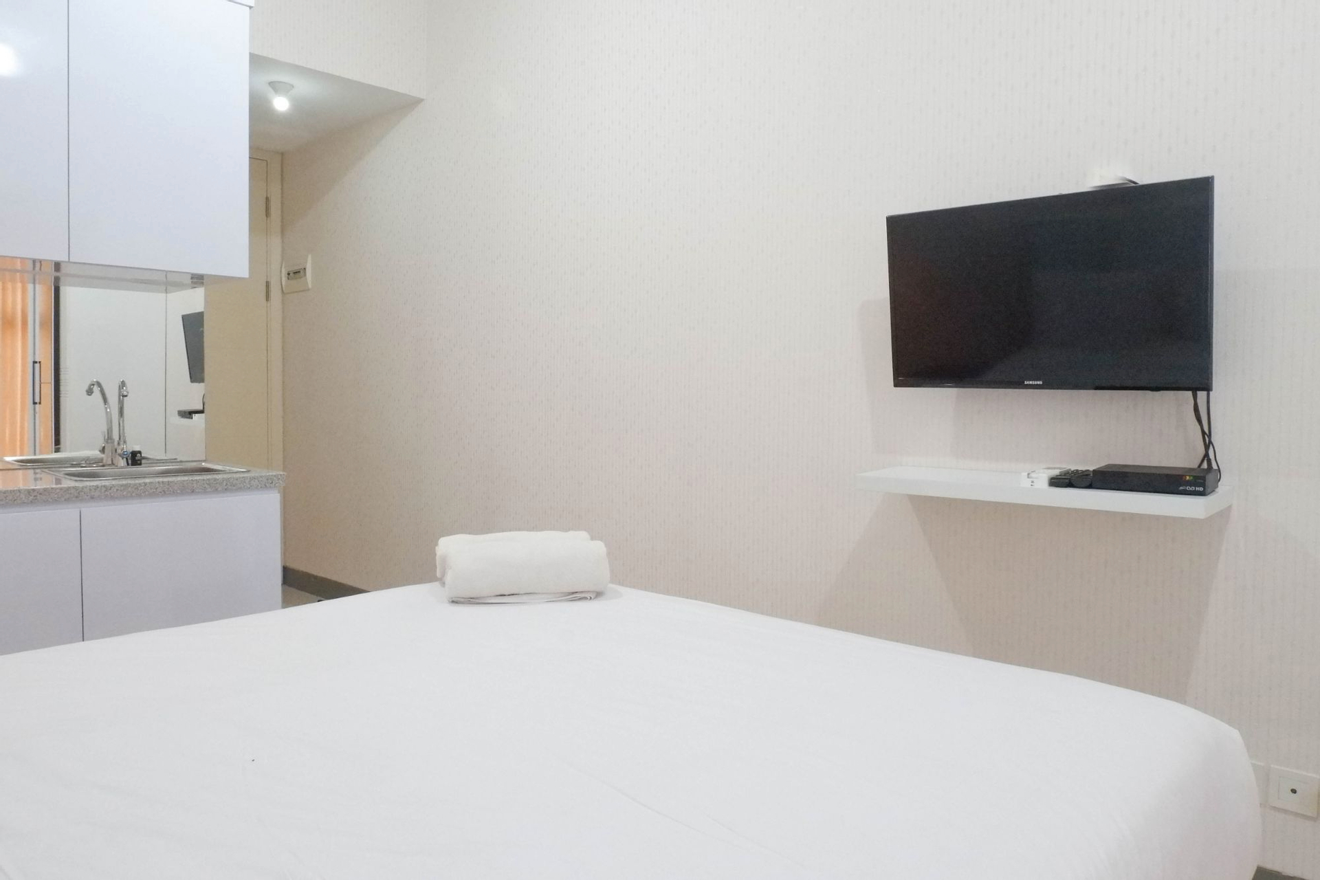 Bedroom 3, Delightful Luxurious Studio Apartment Connected to Pakuwon Mall at Supermall Mansion By Travelio, Surabaya