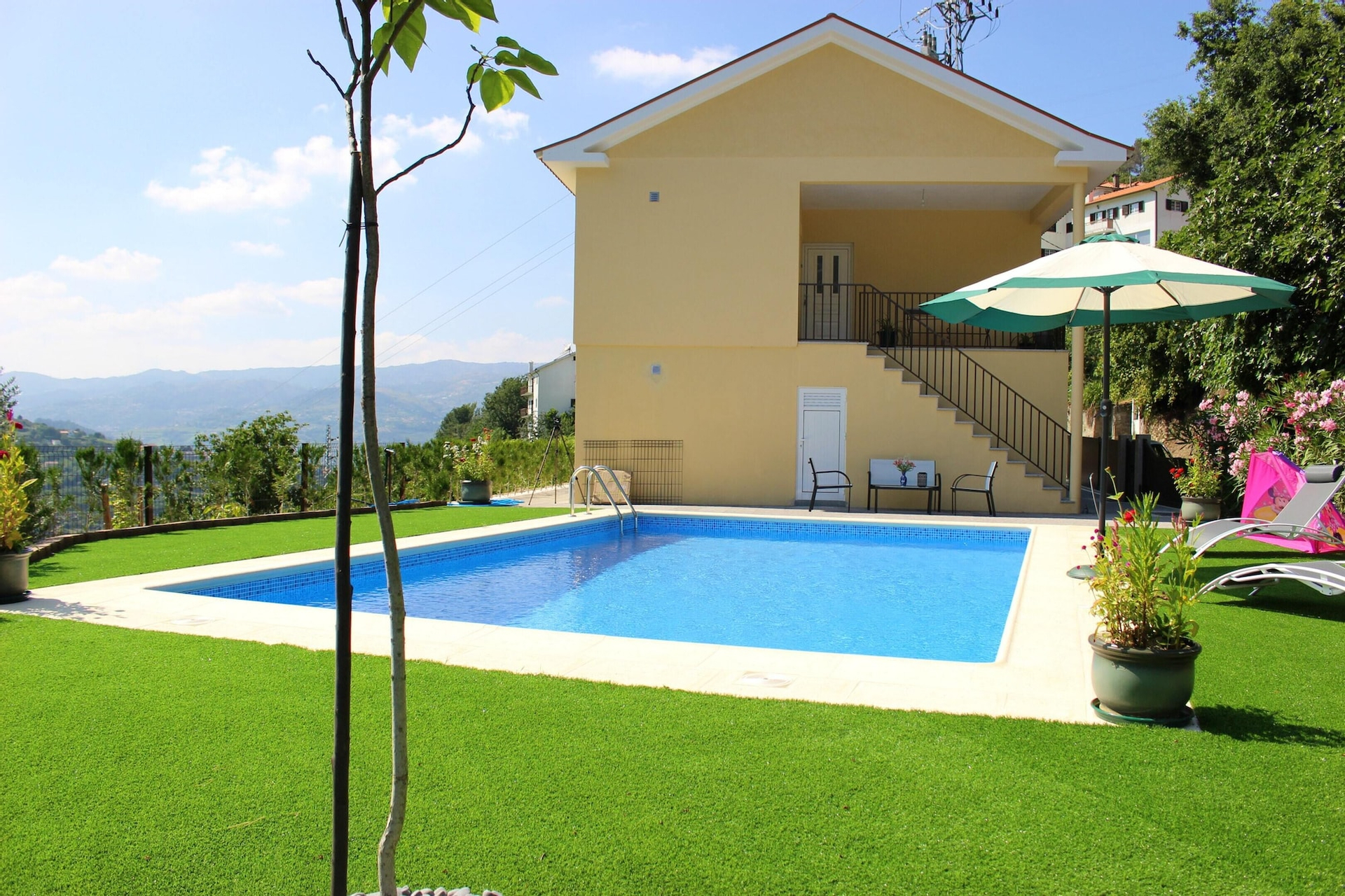 Sport & Beauty, 3 bedrooms villa with private pool furnished garden and wifi at Sao Martinho de Mouros 1 km away fro, Resende