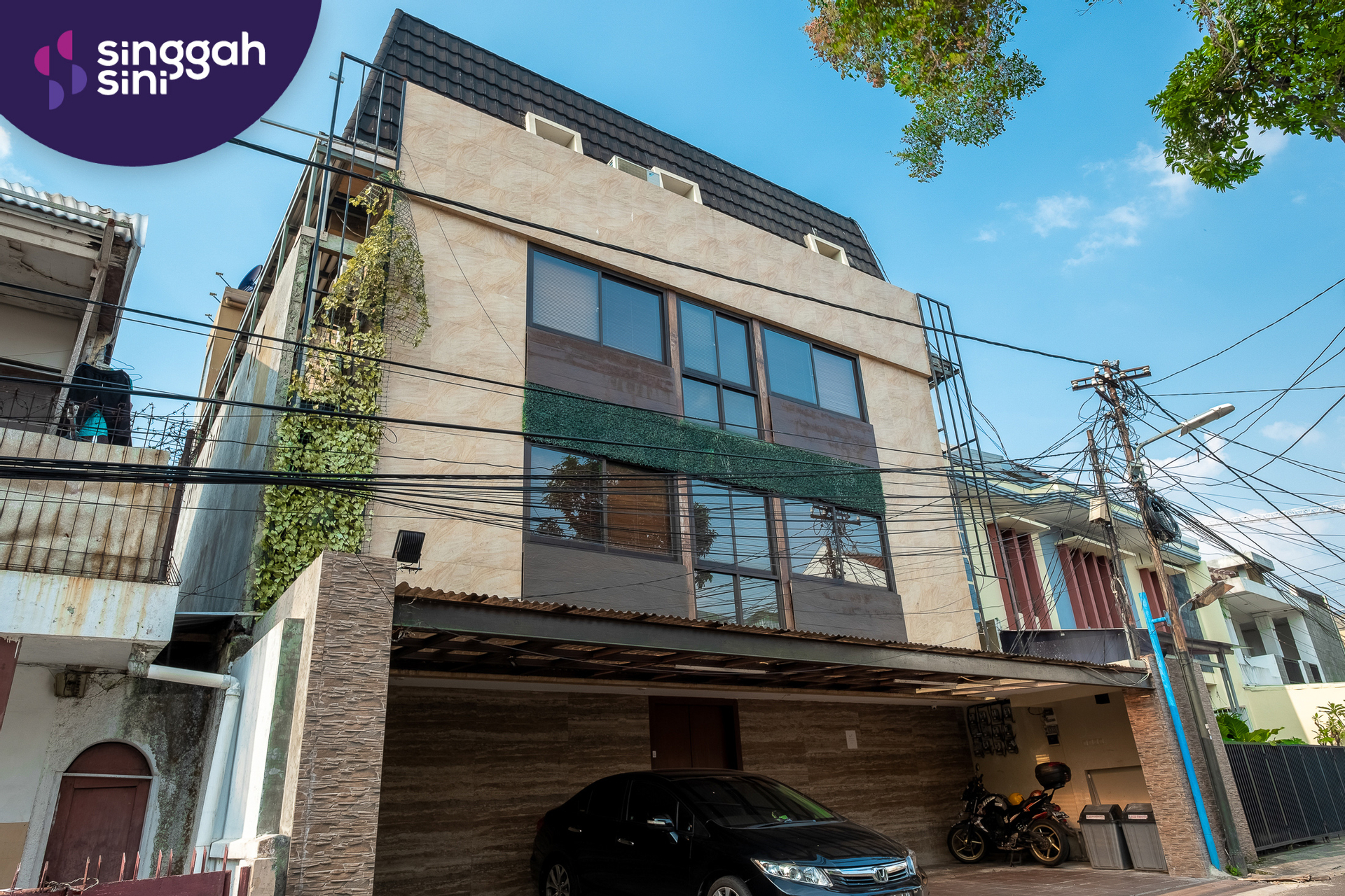 Exterior & Views