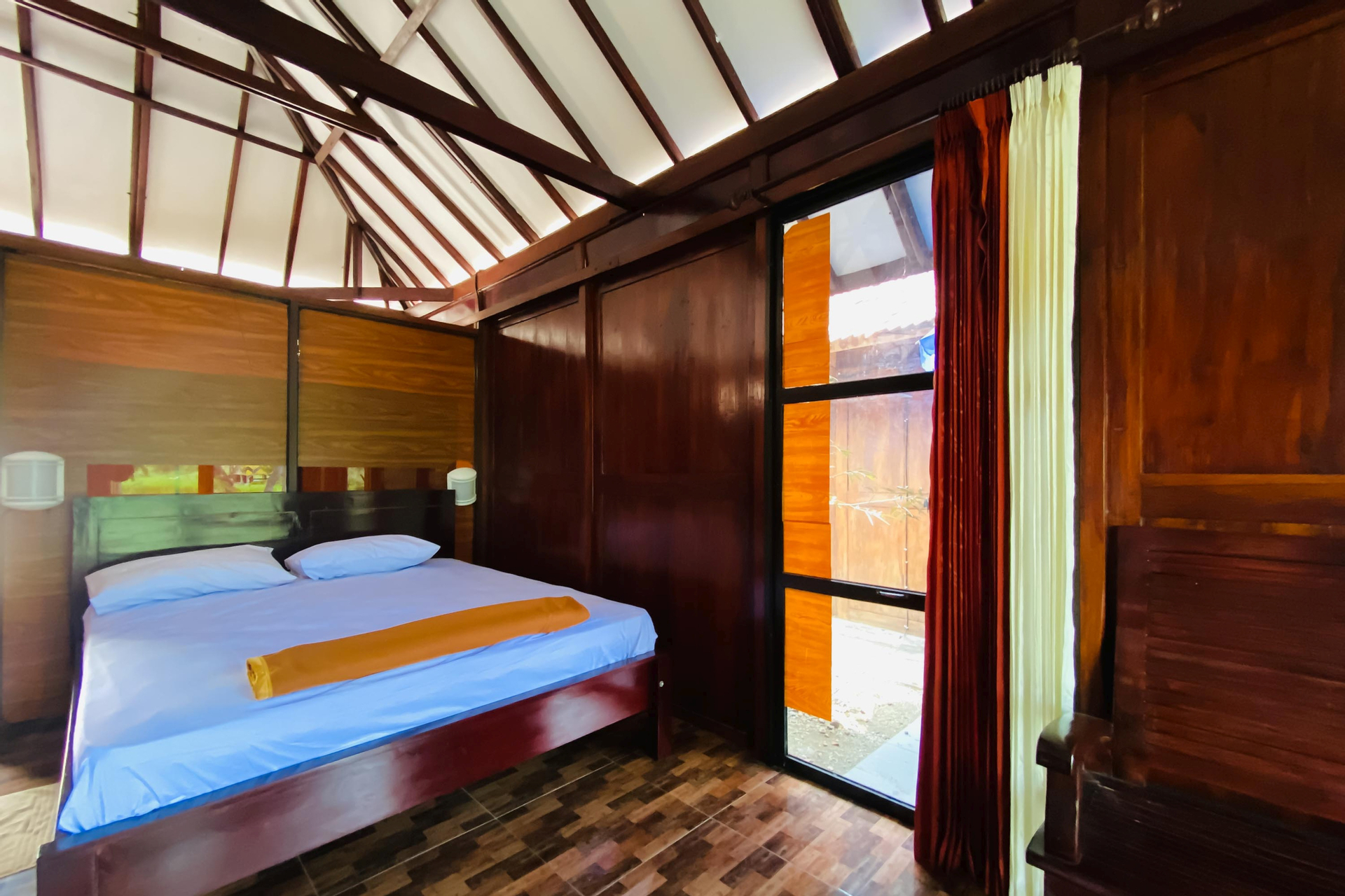 Bedroom 2, Rumah Kayu Pinggir Kali Prigen RedPartner, Pasuruan