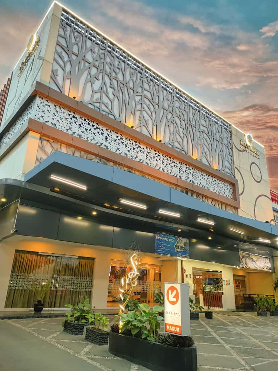 Exterior & Views 1, Kawana Hotel, Padang