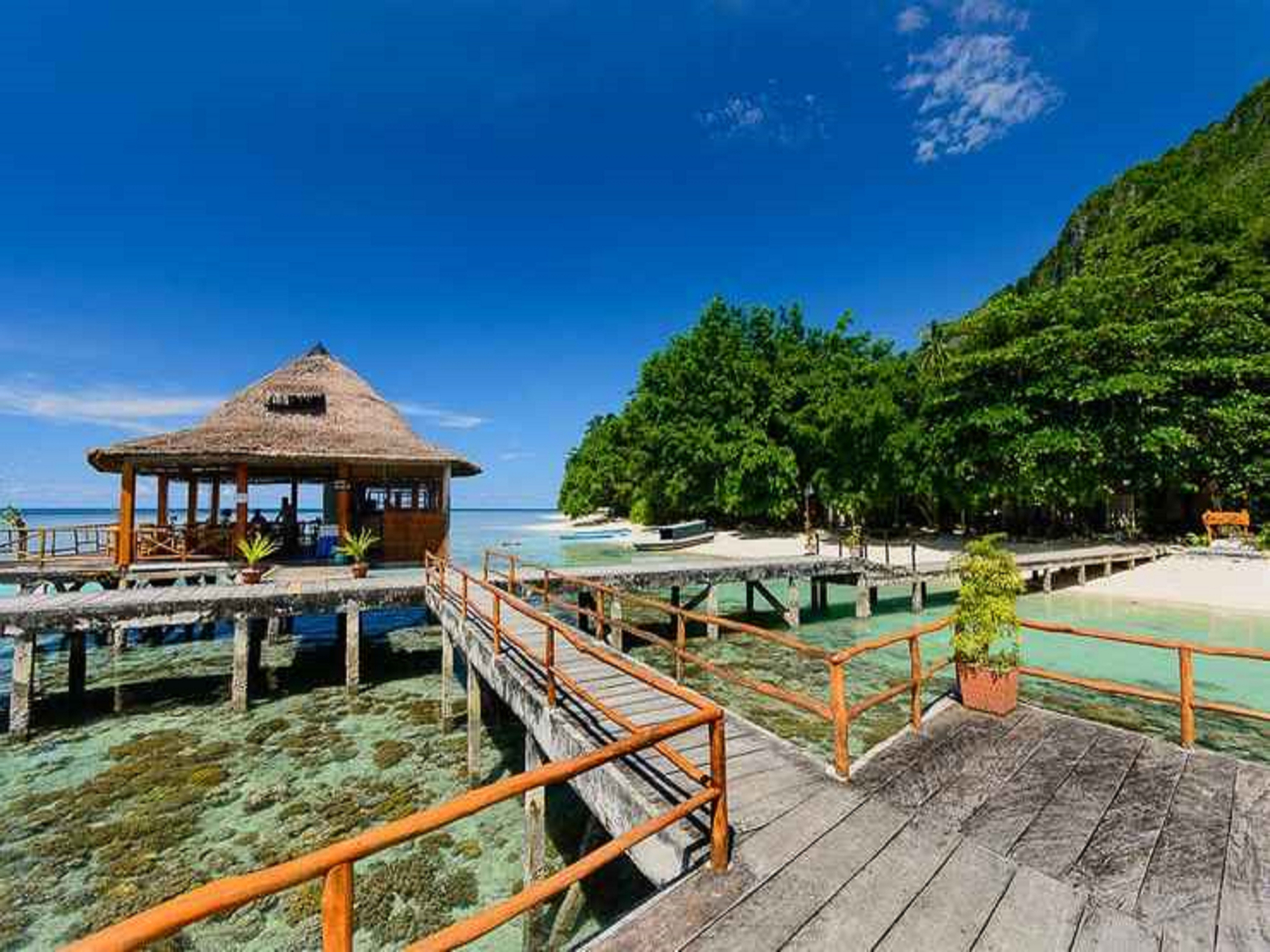 Ora Beach Resort, Maluku Tengah