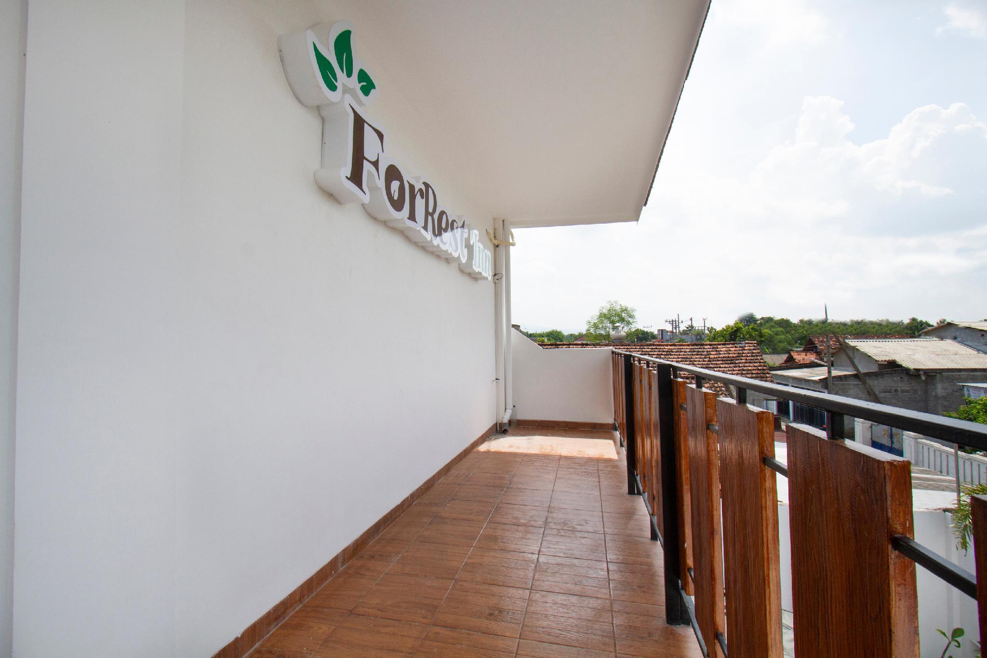 Exterior & Views 5, OYO 3309 Forrest inn, Kediri