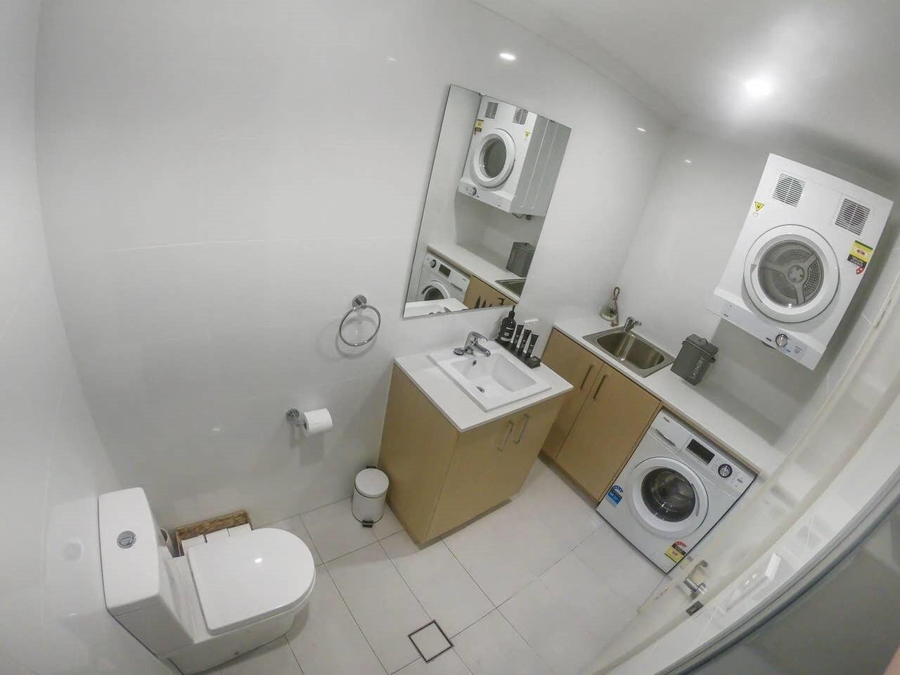 Bedroom 4, Close to Airport and Shops,WIFI,NETFLIX,PARKING, Belmont