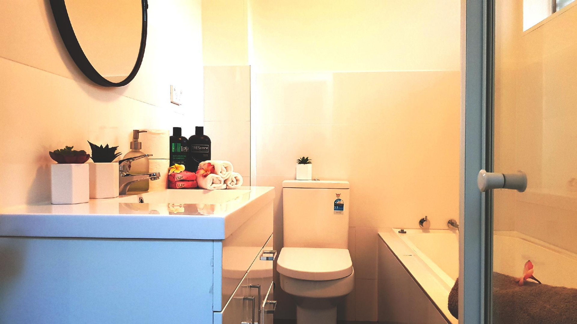 Bedroom 2, Newly Renovated 2 Bedroom Apartment near Airport, Rockdale