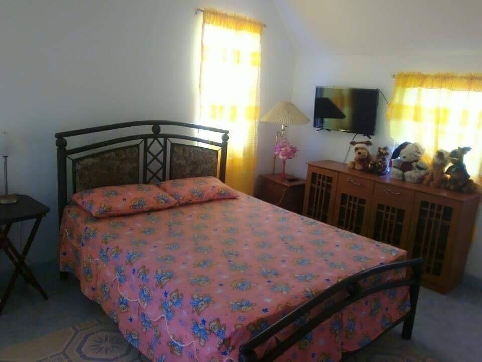 Bedroom 2, Green Autumn Resthouse, Tagaytay City
