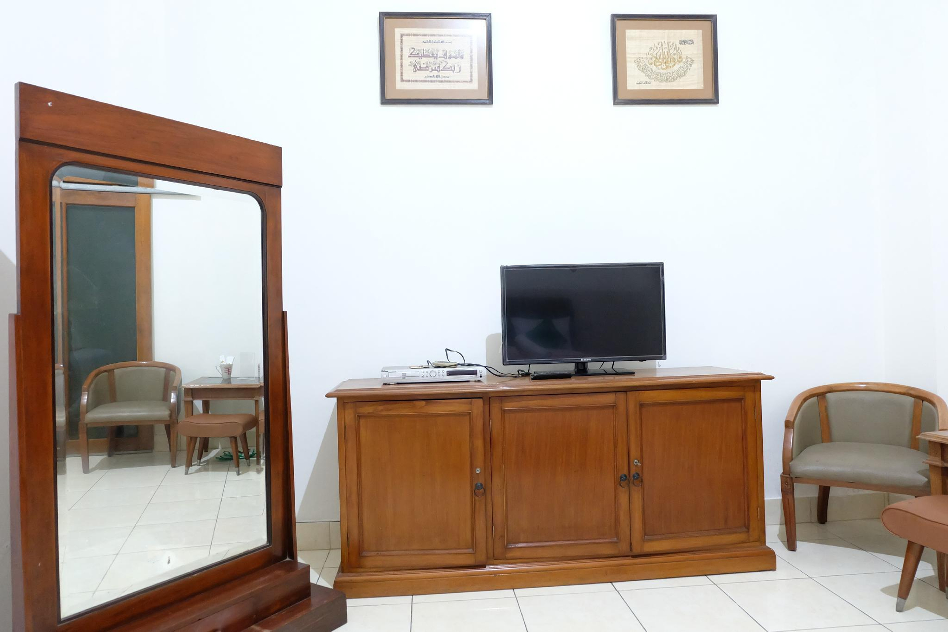 Dining Room, Villa 5 kamar full AC dekat kampus Amikom Concat, Yogyakarta