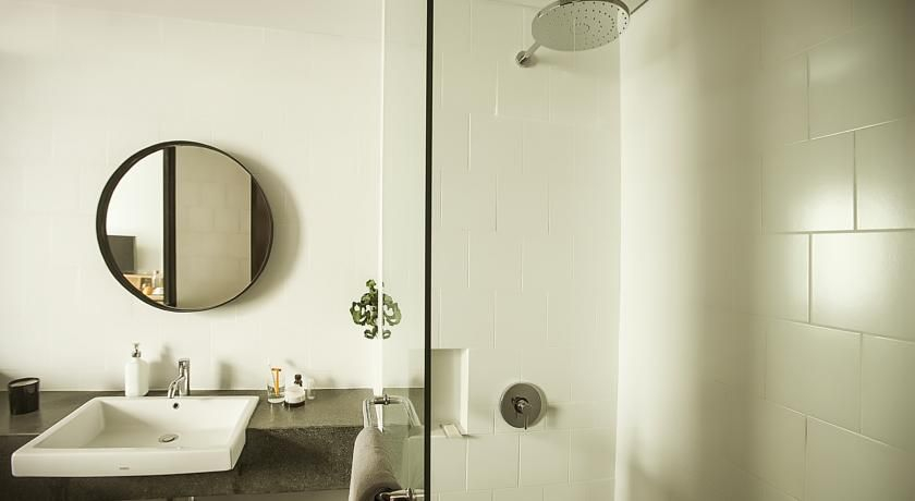 Bathroom 9
