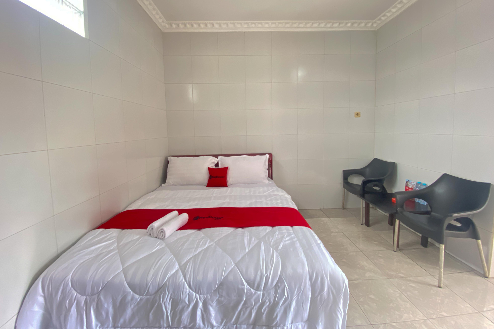 RedDoorz Plus near Cito Mall Surabaya, Surabaya