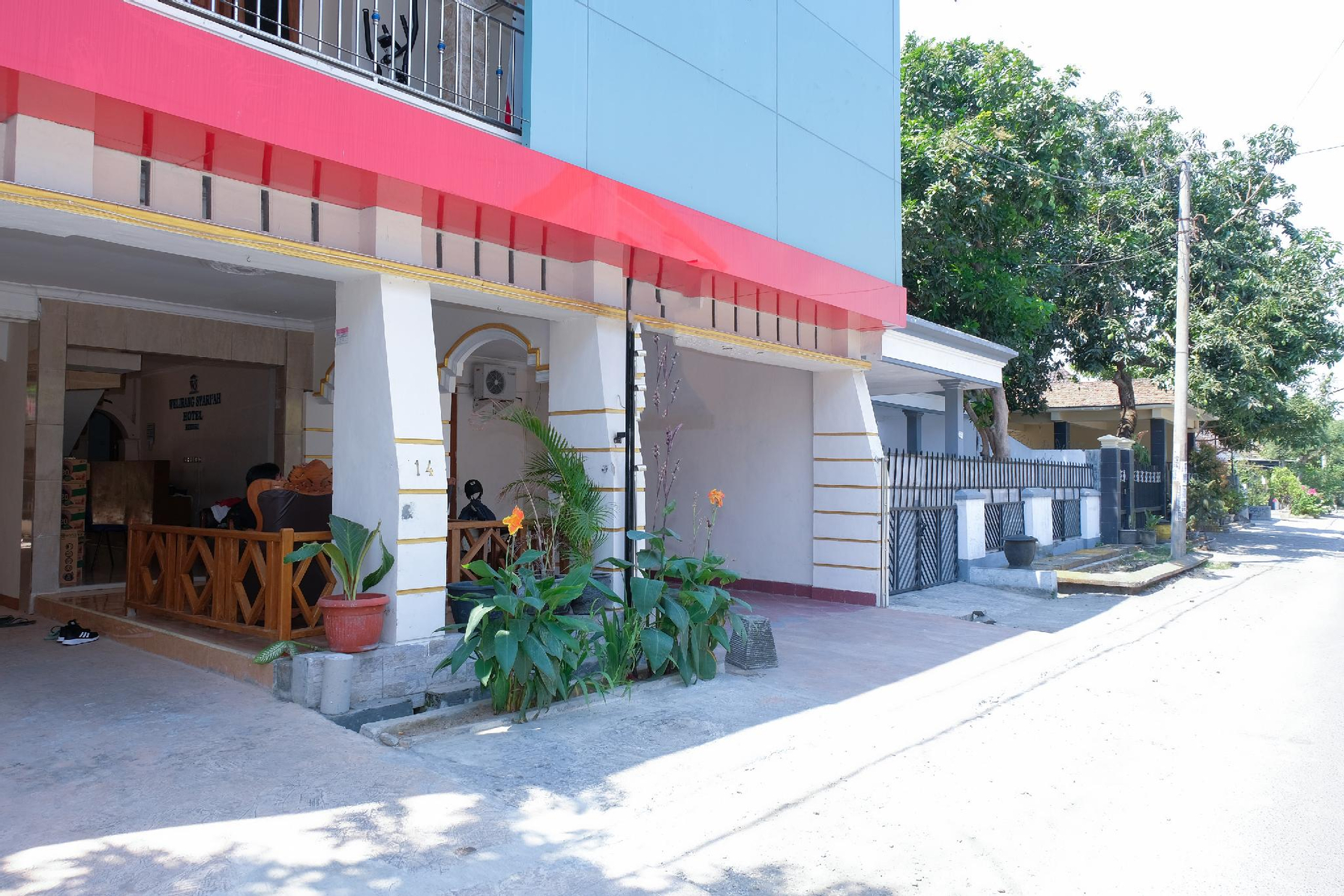 Exterior & Views 4, Hotel Welirang Syariah, Kediri