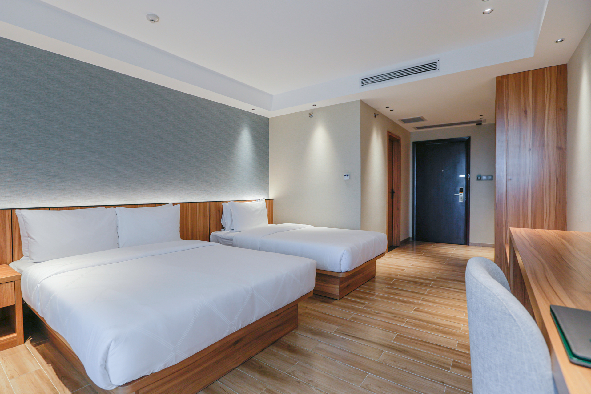 Room with Queen or Other Beds