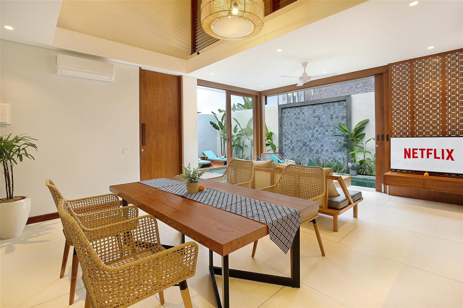Living Area 23