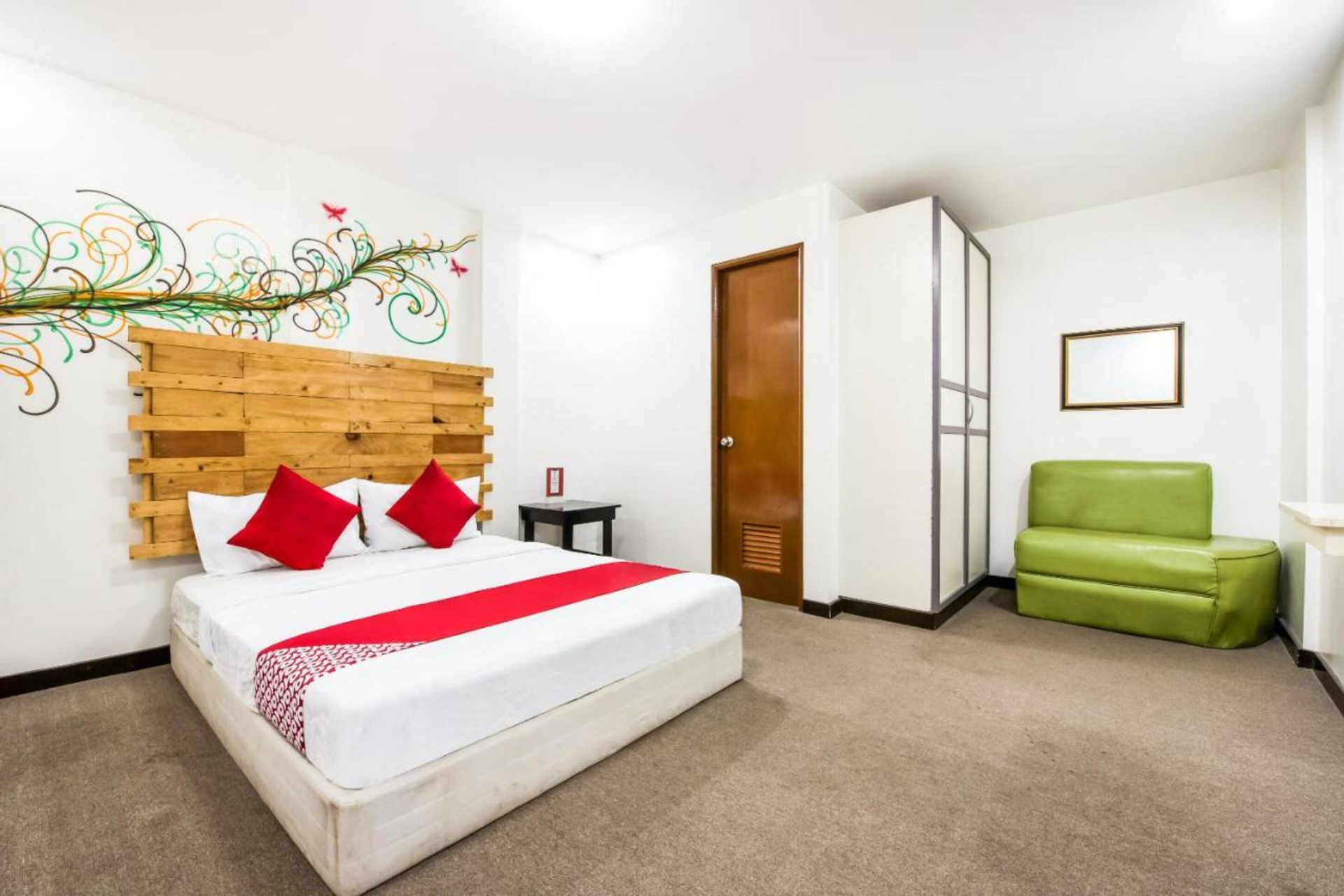 Bedroom, Capital O 494 Modern Peak Suites & Resorts, Antipolo City