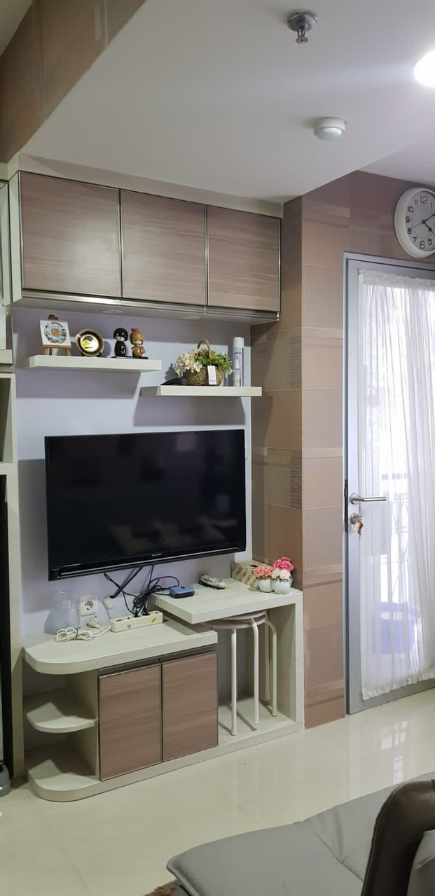 Living Area 6