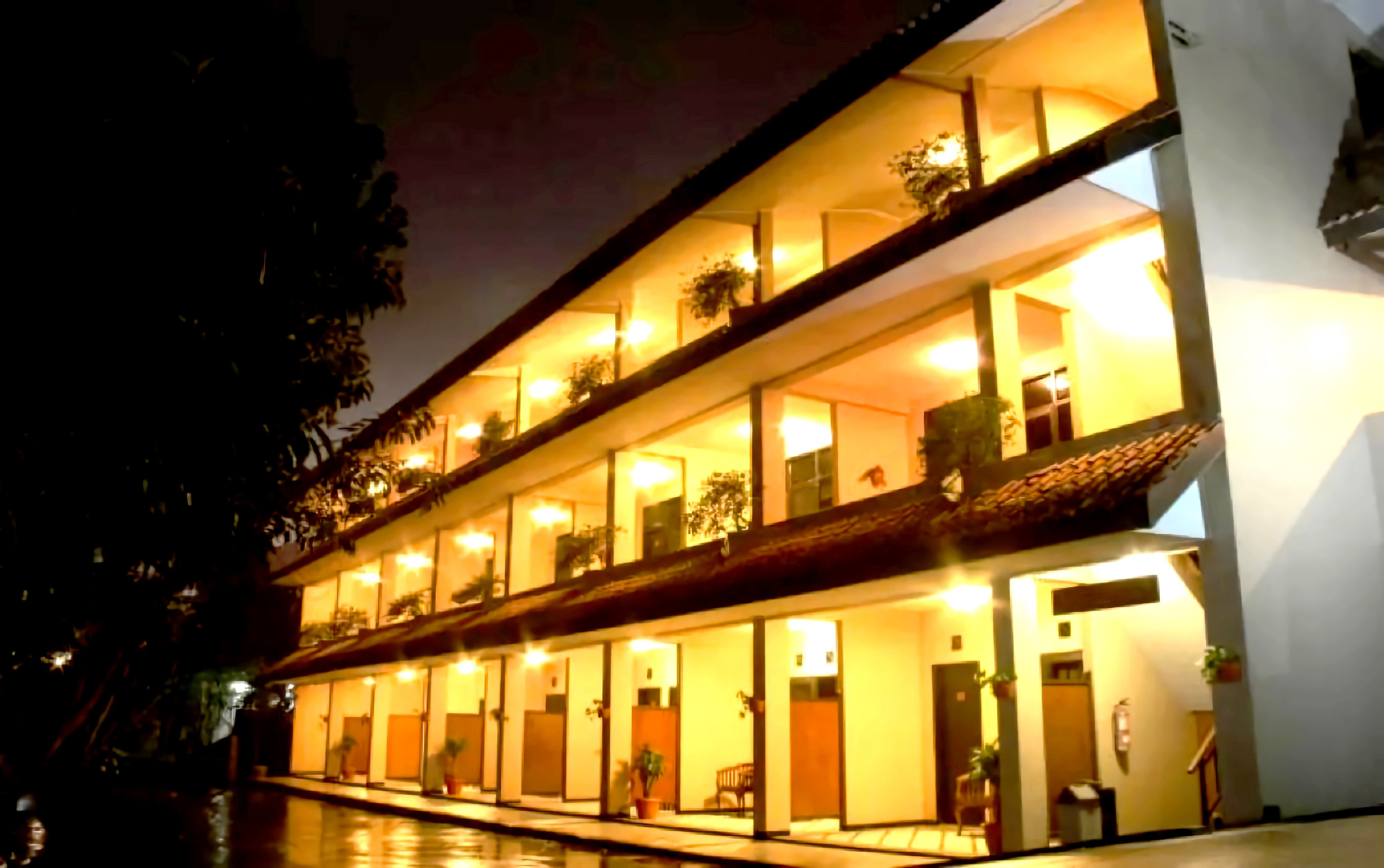 Exterior & Views 2, Hotel Augusta Sukabumi, Sukabumi