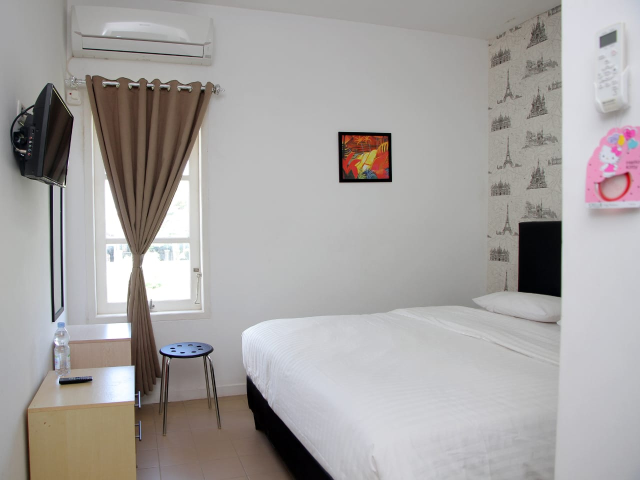 Bedroom 2, Rego Hotel Palu, Palu