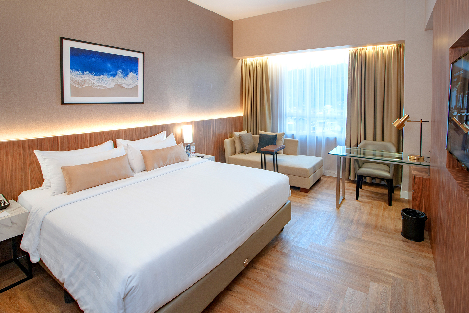 King Grand Deluxe Room - City View