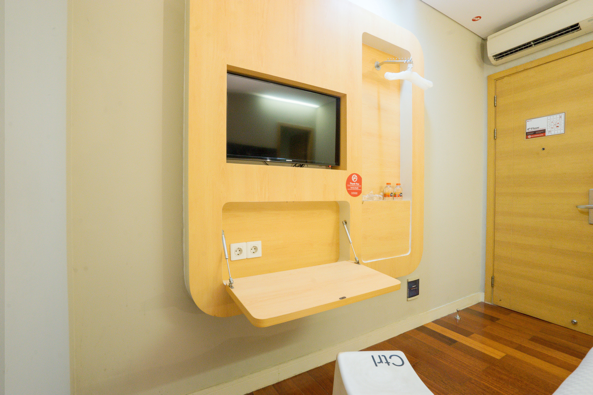 Bedroom 4, Life Hotel Stasiun Kota Surabaya, Surabaya