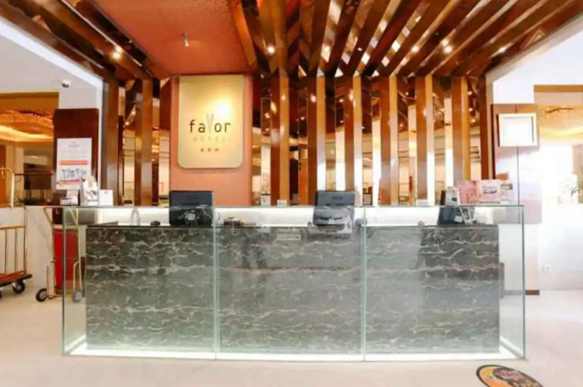 Public Area 2, Favor Hotel Makassar City Center by LIFE, Makassar