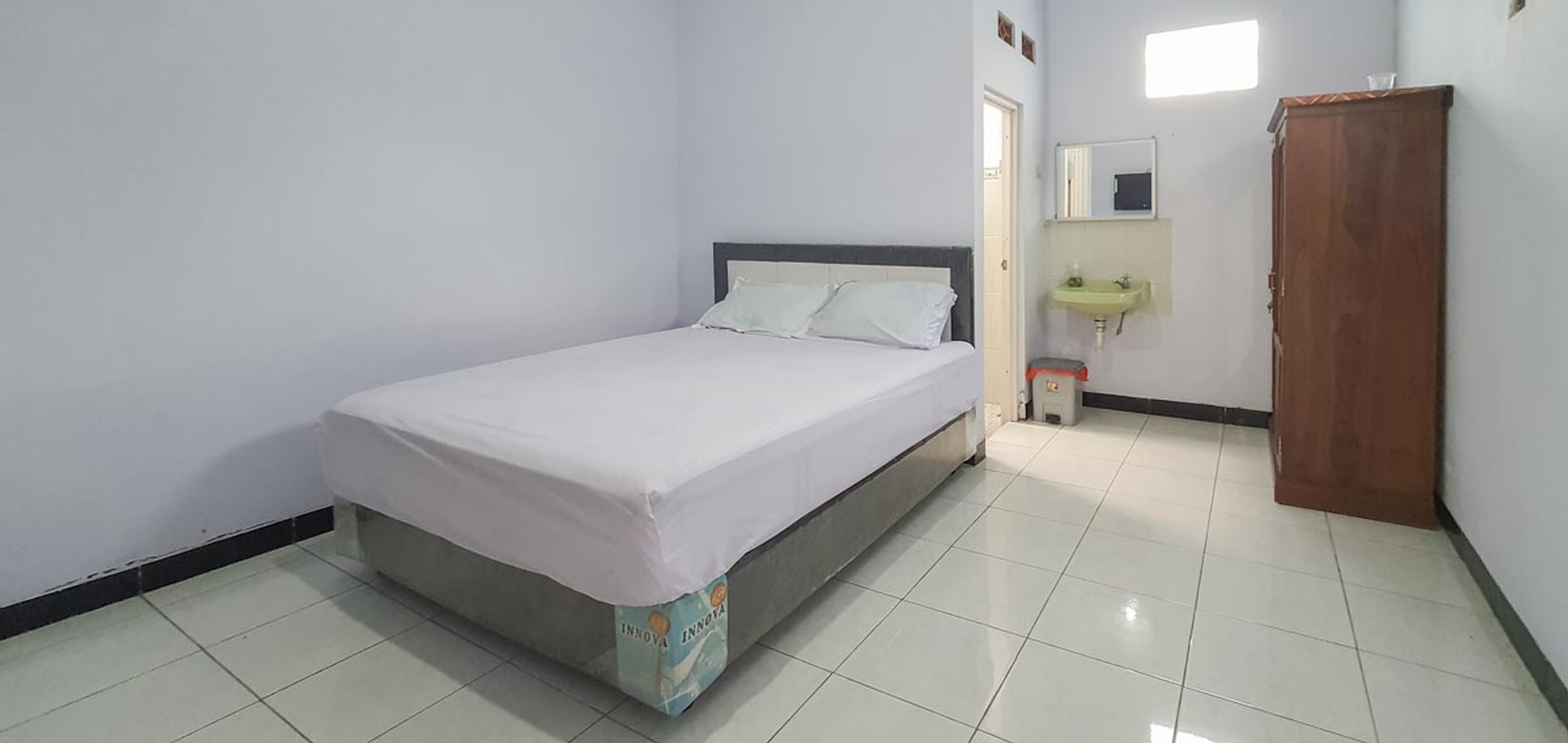 Bedroom 1, Angrumba Family Homestay near RSUD Caruban, Madiun