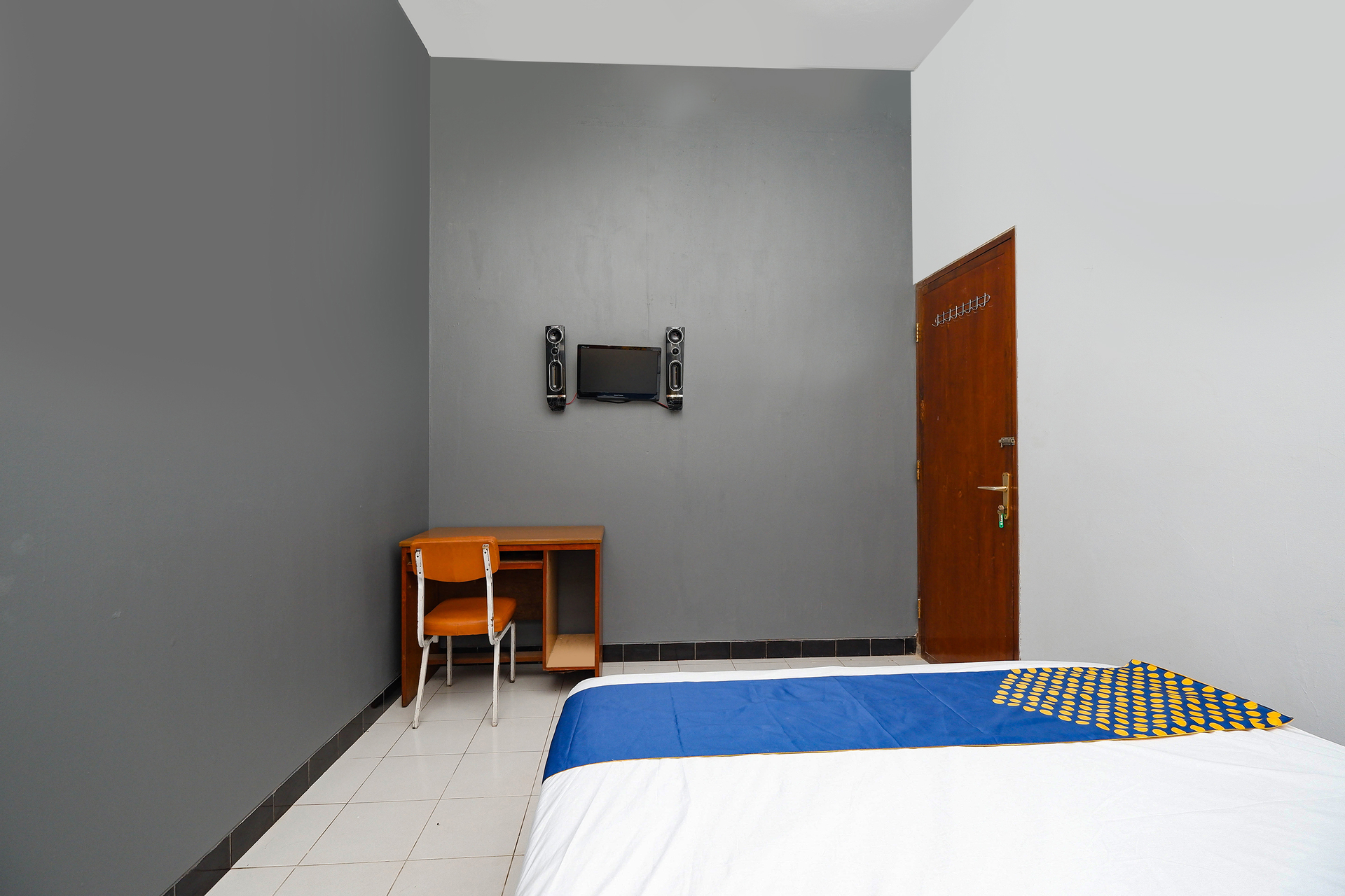 Room 8