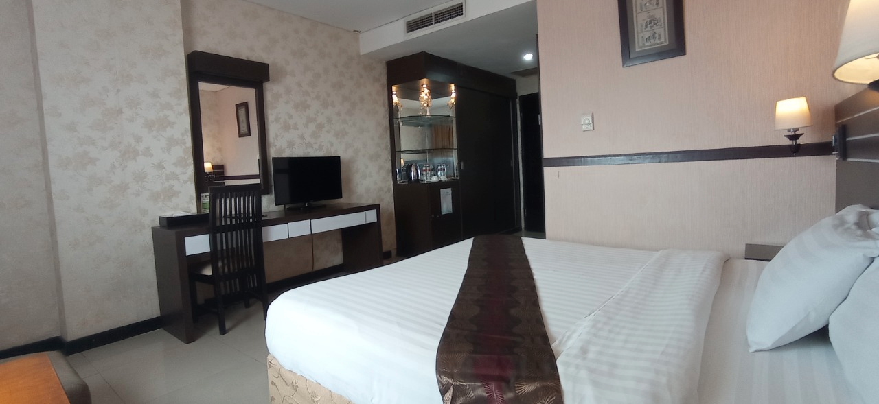 Kamar Deluks Double atau Ranjang Lain - Pemandangan Kota