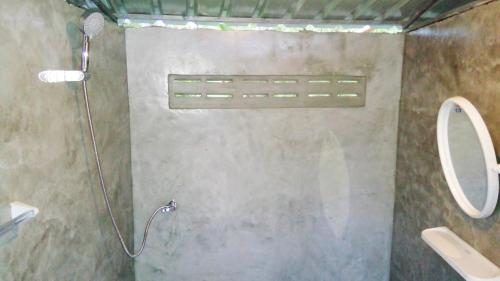Bathroom 3, Koh Mook Hostel, Kantrang