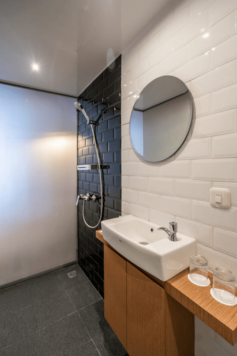 Bathroom 4