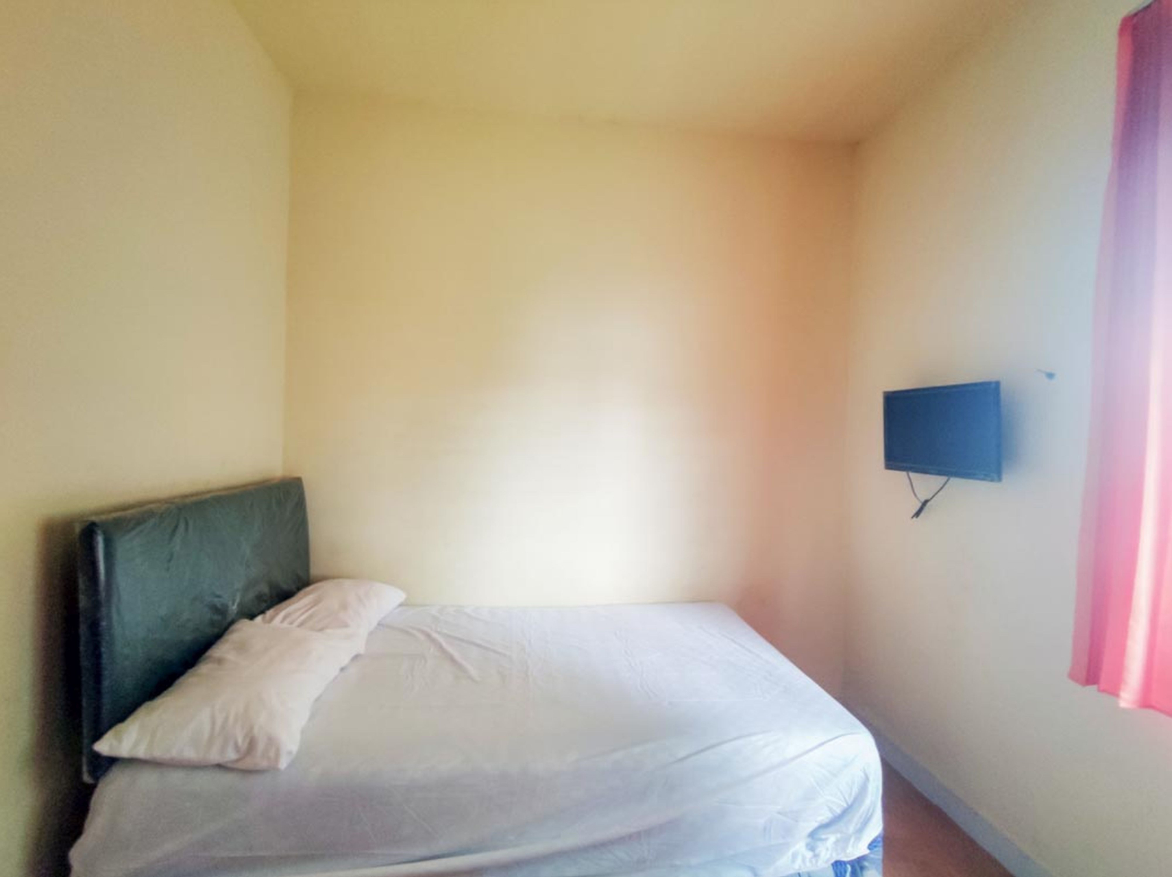 Queen Standard Room