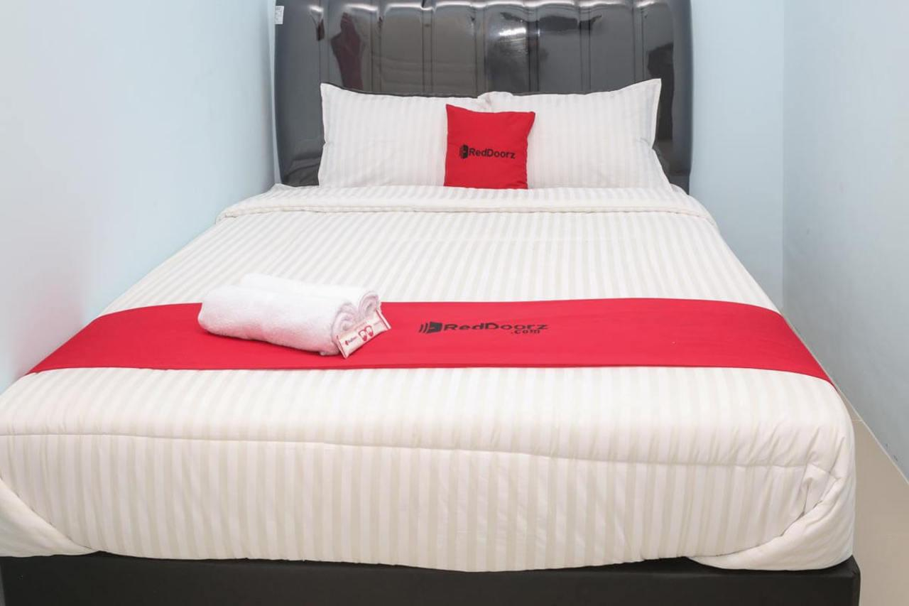 Bedroom 3, RedDoorz Syariah near Suncity Mall Madiun, Madiun