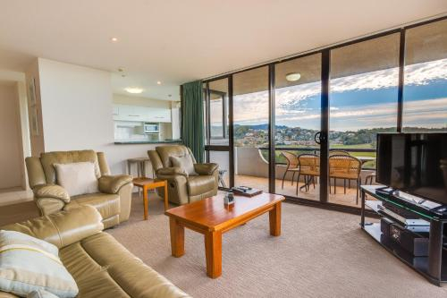 Balcony/terrace 2, Pacific Towers Holiday Apartments, Coffs Harbour - Pt A