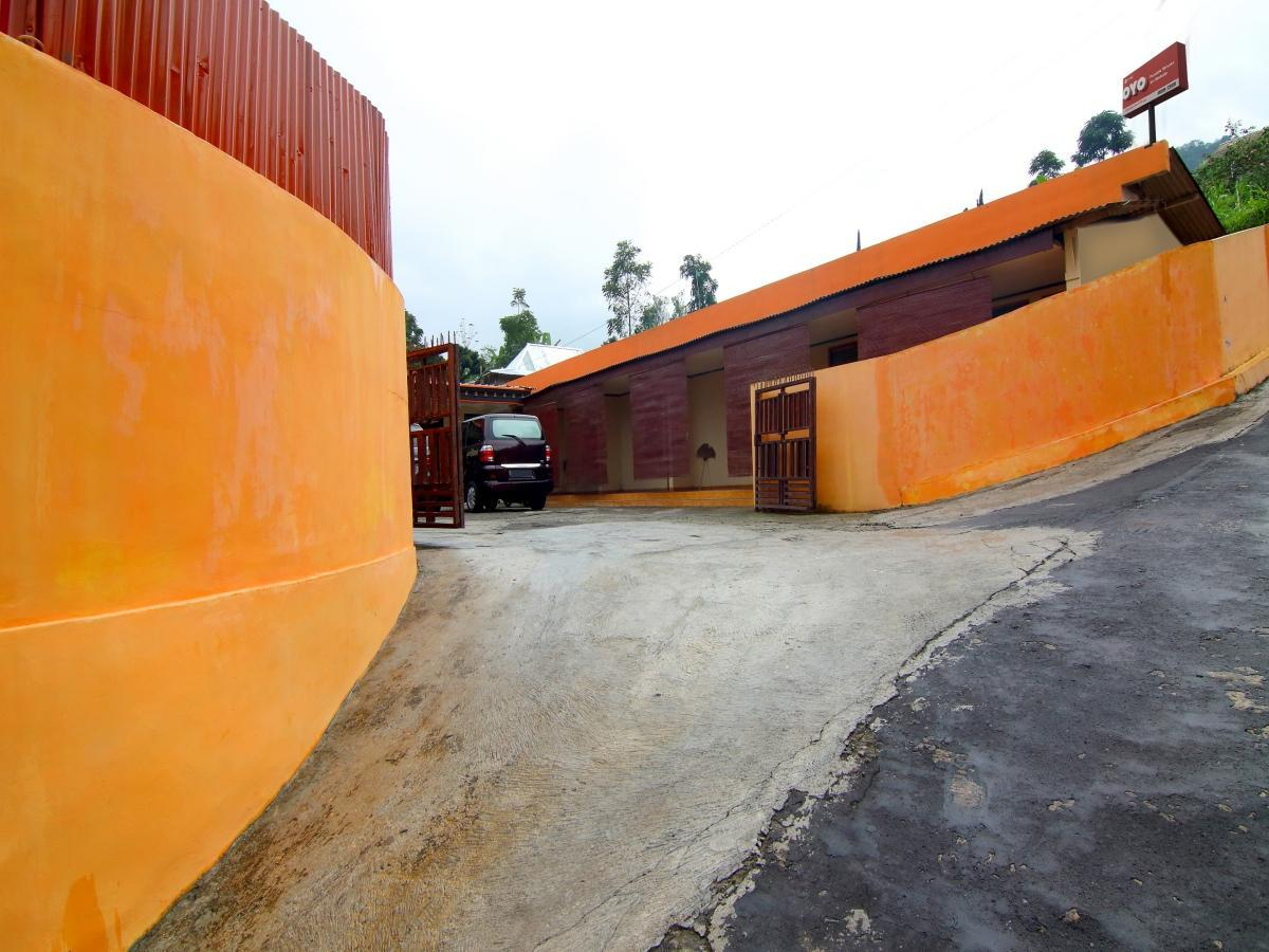 Exterior & Views 2, OYO 2162 Pondok Wisata Sri Widodo (tutup sementara), Karanganyar