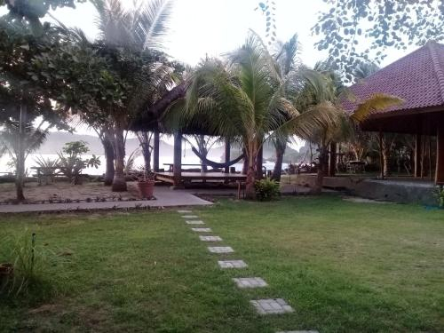5, Castaway Surf Retreat 1, Sumbawa Barat