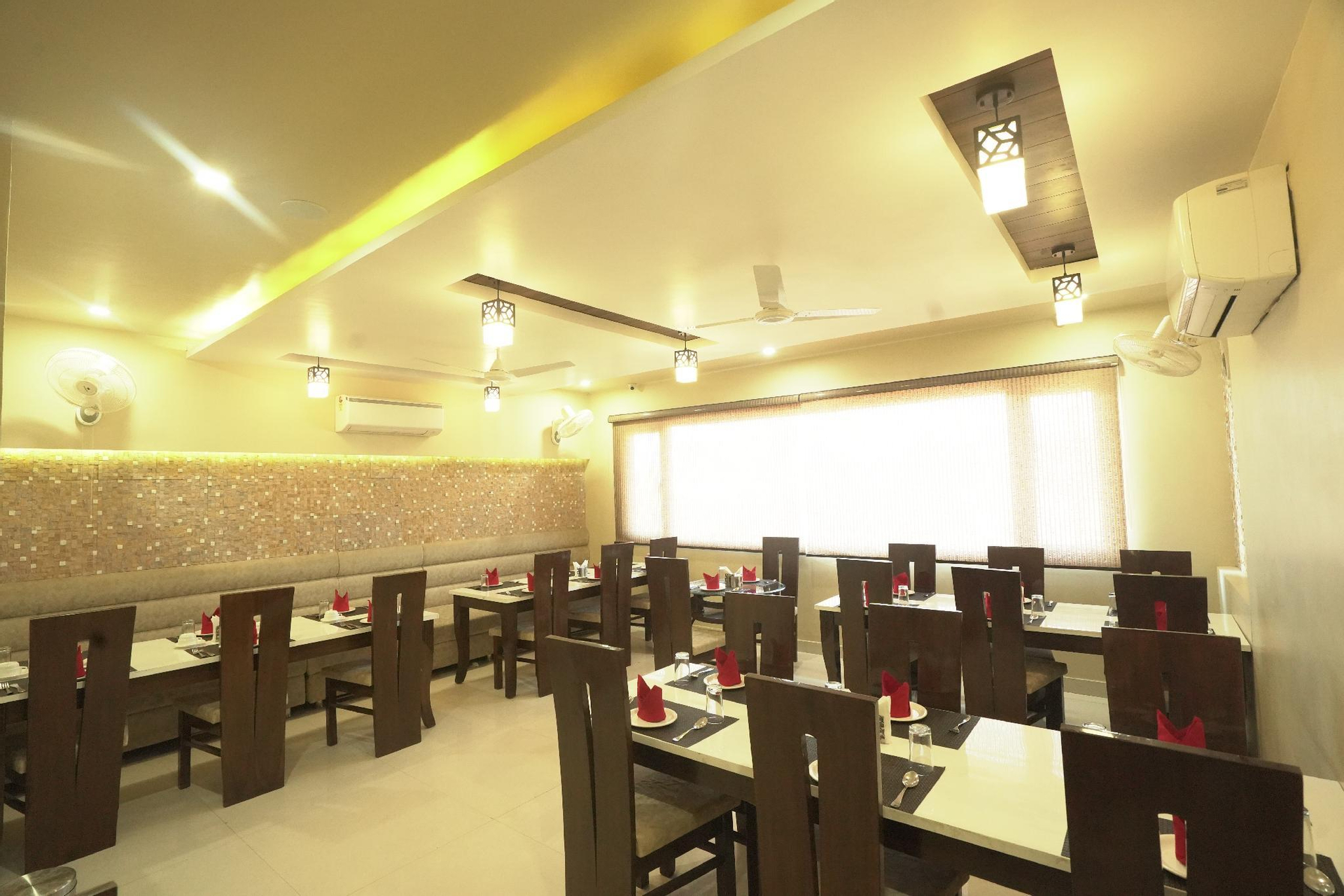 Food & Drinks 5, Hotel Maggo, Bharatpur