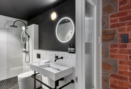 Bathroom 3, Farmers Home Hotel, Northam