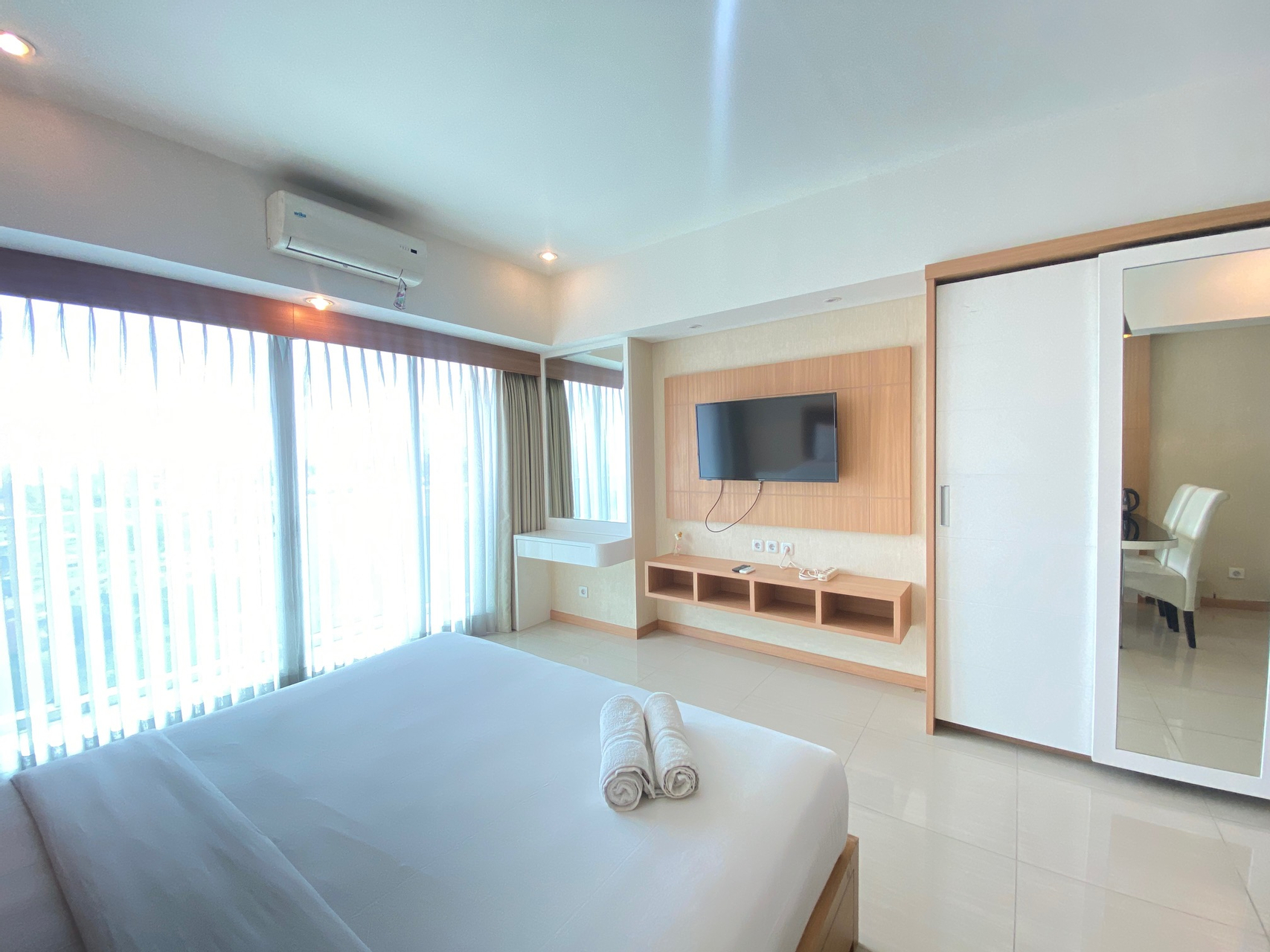 Bedroom 3, Deluxe Studio Room at Tamansari La Grande Apartment By Travelio, Bandung