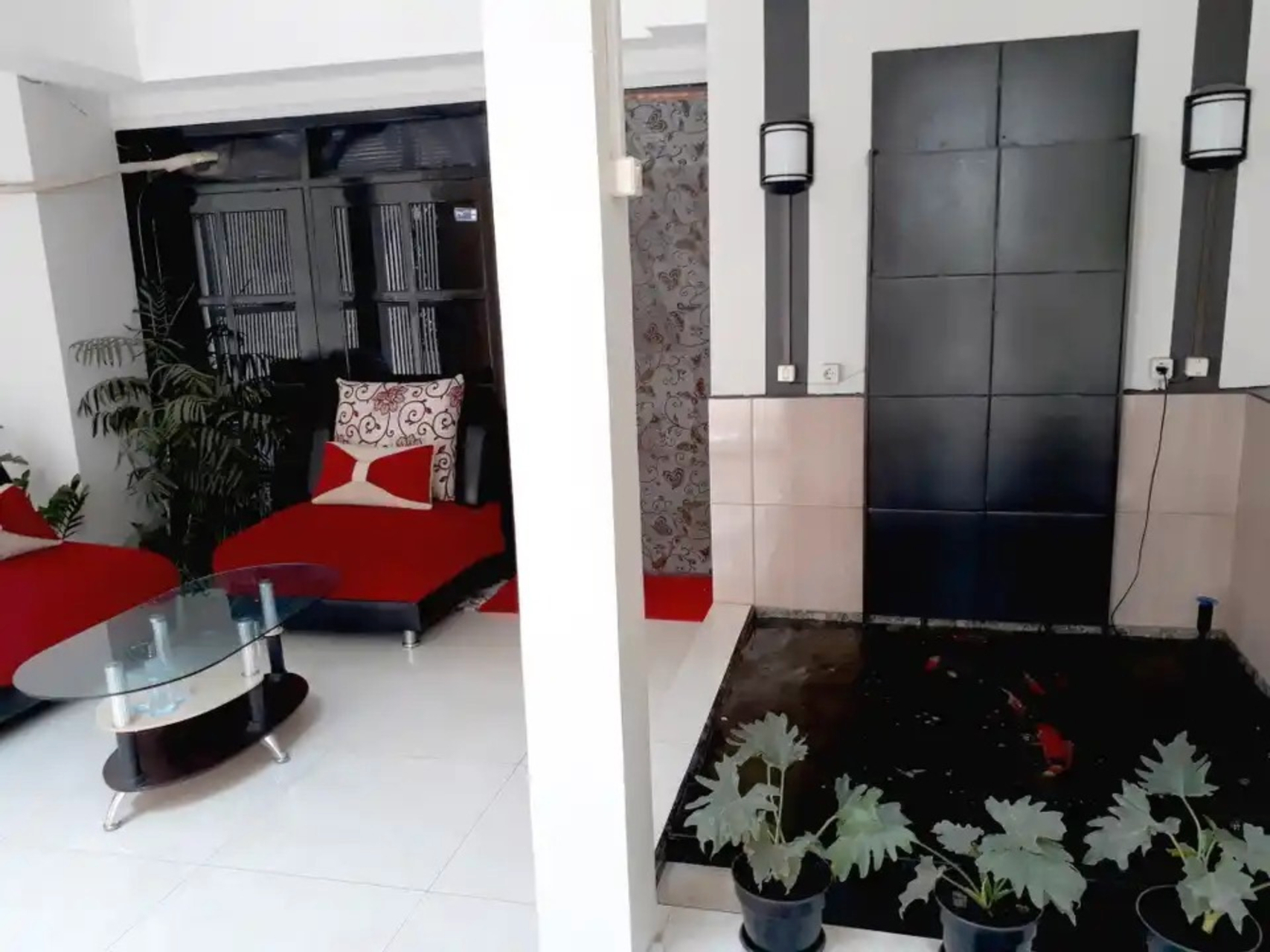 Others 3, Jala in De Kost Syariah, Surabaya