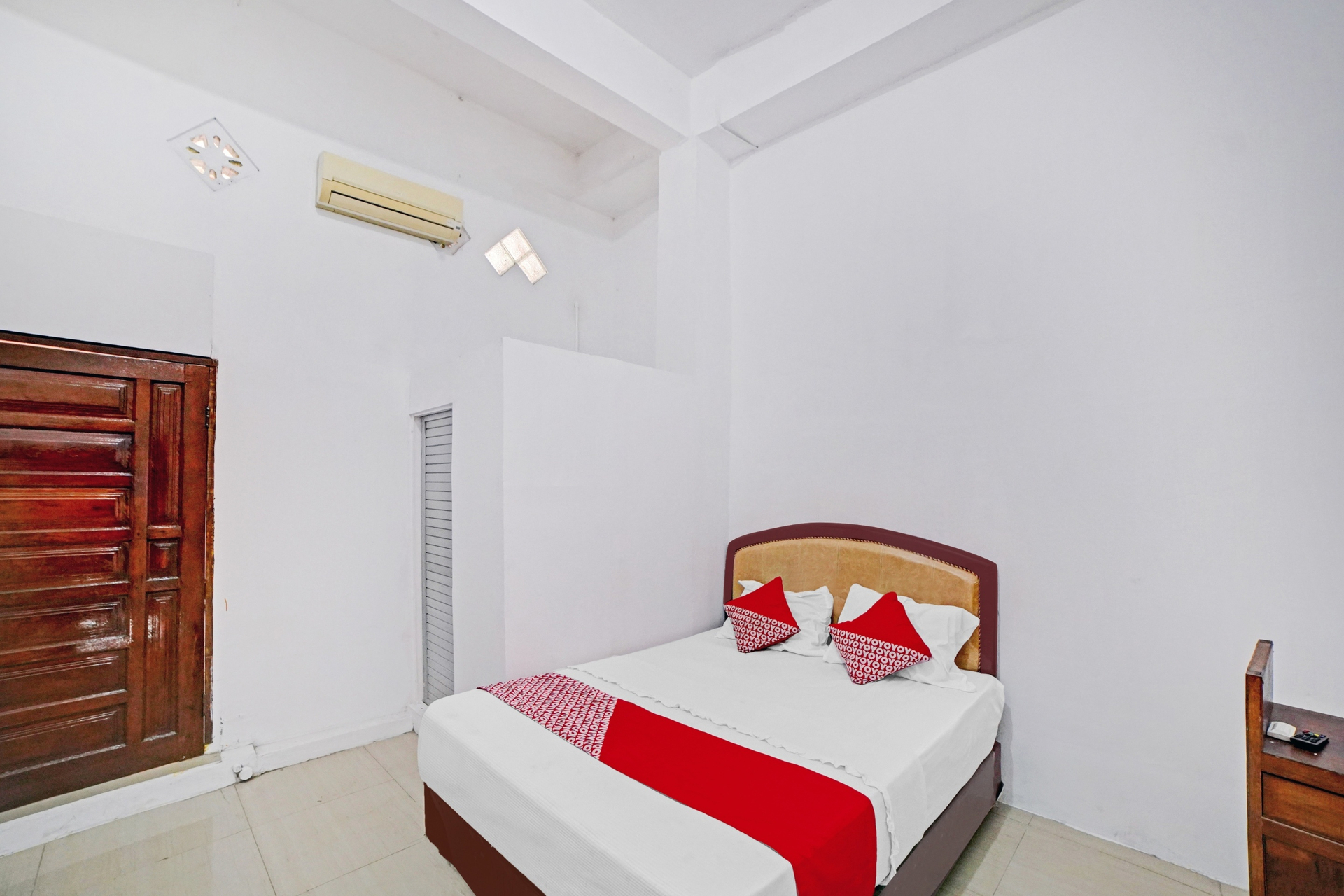 Room 8
