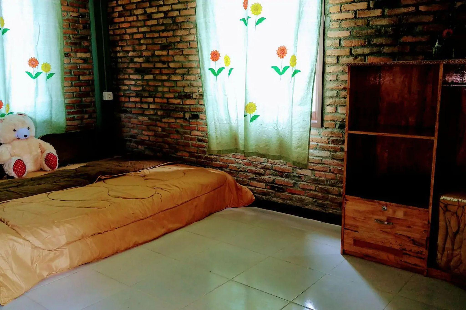 Others 4, Bua Guesthouse - Standard with Private Bathroom, Deli Serdang