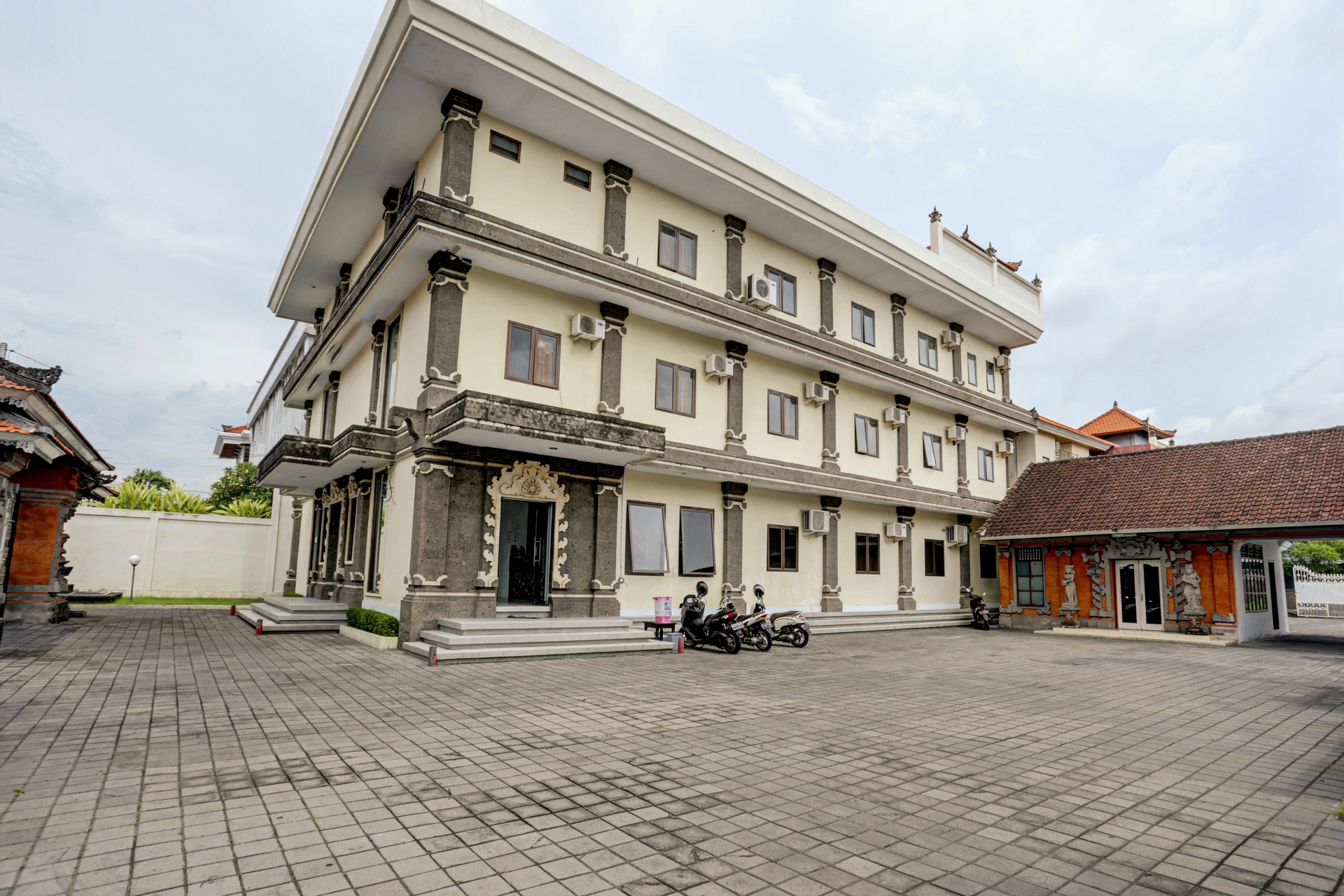 Exterior & Views 1, OYO 90067 Hotel Nuansa Indah, Denpasar