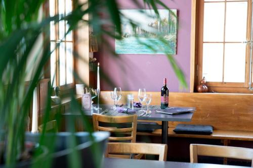 5, Le Mont-Vully - Hotel Restaurant, Lac