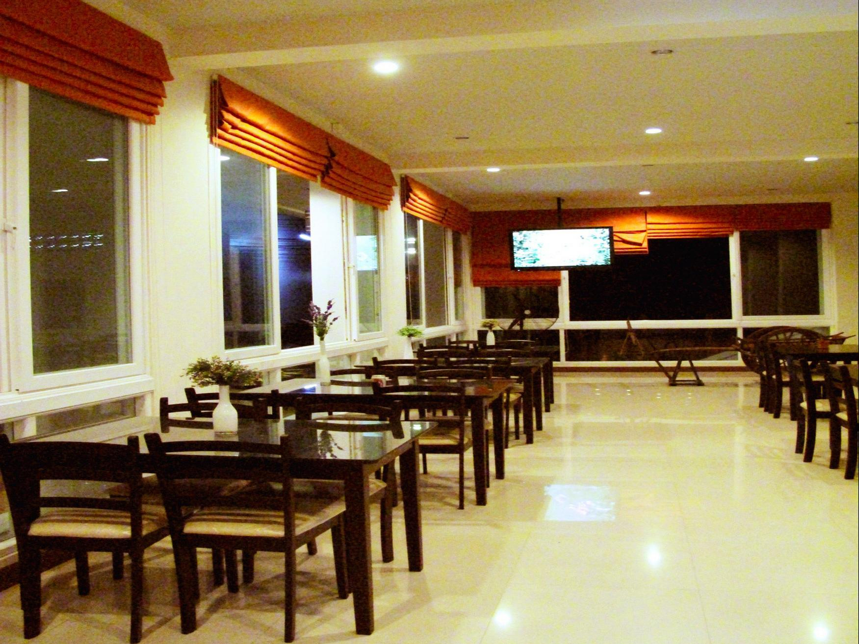 Food & Drinks, Phaiboonplace Hotel, Muang Kalasin