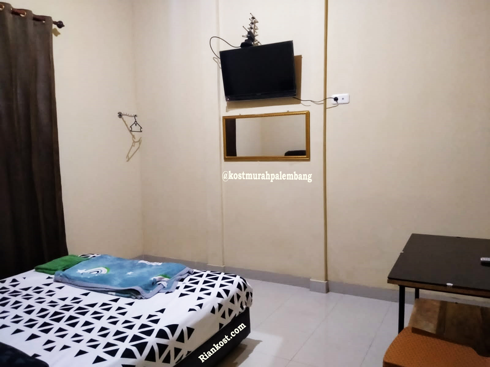 Kamar dengan Ranjang Queen
