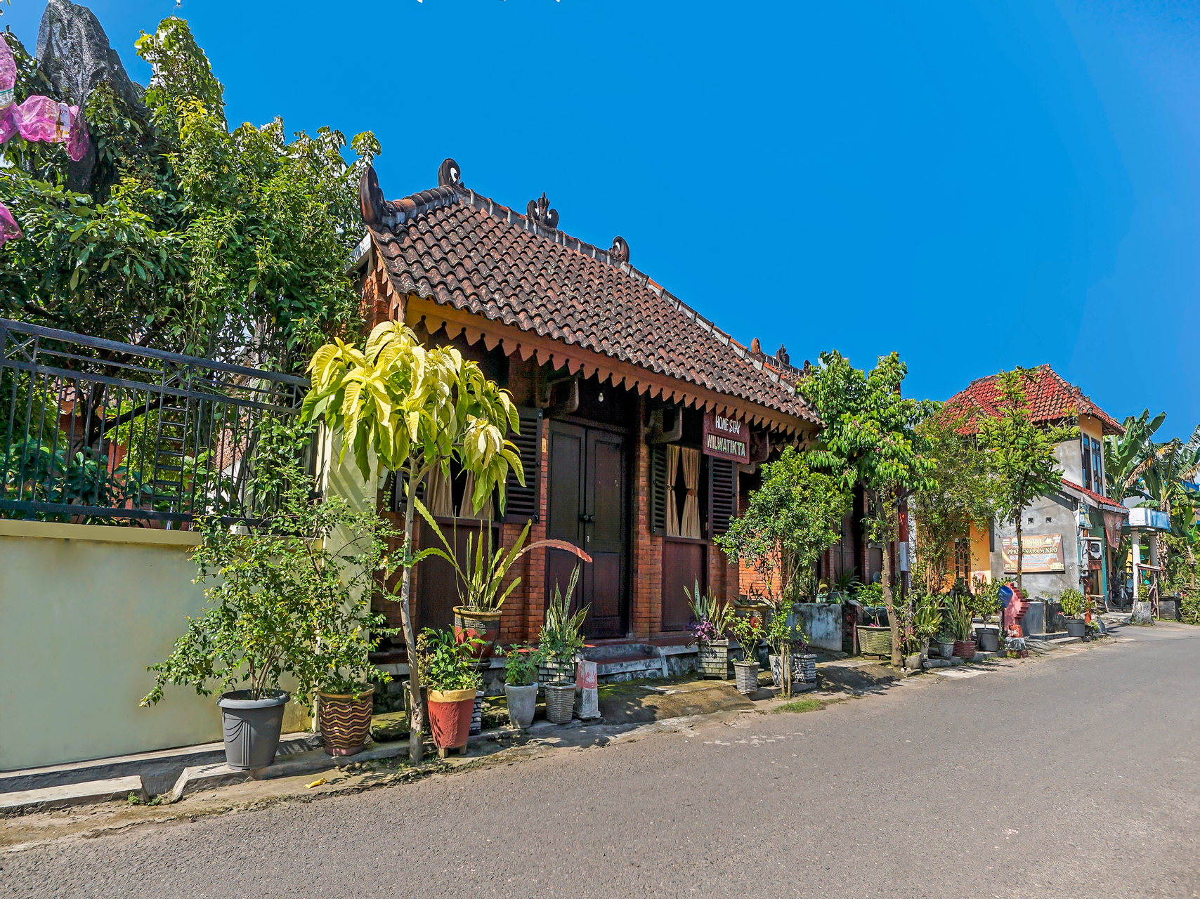 Exterior & Views 1, OYO Homes 90948 Desa Wisata Kampung Majapahit, Mojokerto