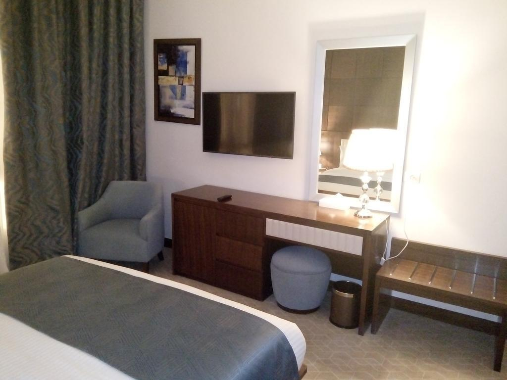 Bedroom 3, TOLIP Golden Plaza Hotel, Nasr City 1