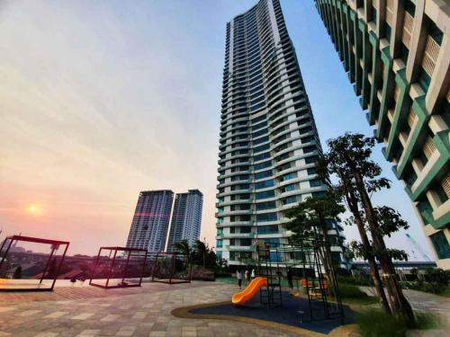 Apartemen grand kamala lagoon by 21 Room, Bekasi