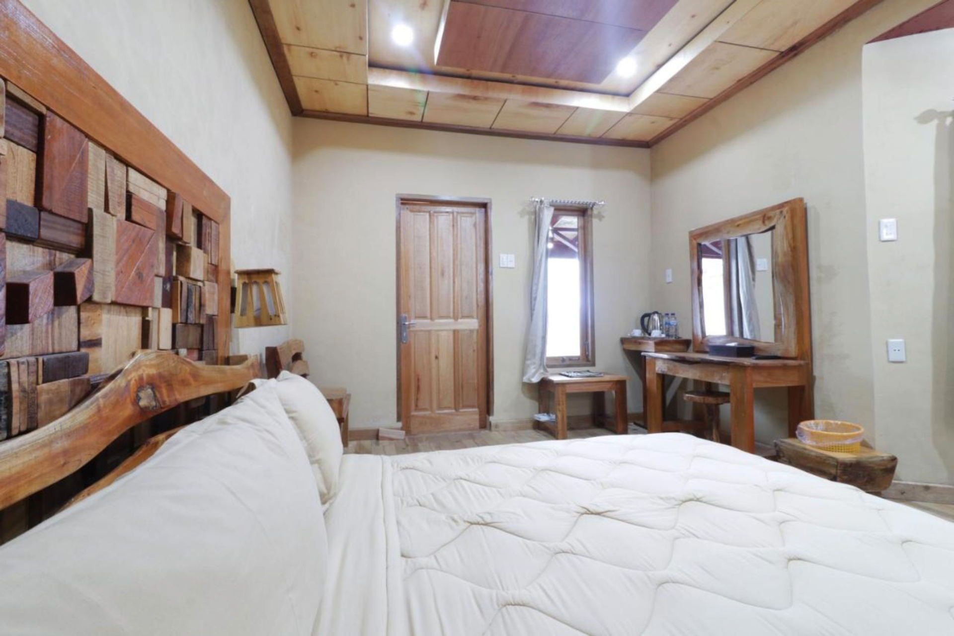 Room 9