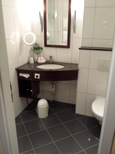 Bathroom, Akzent Hotel Holtje, Verden